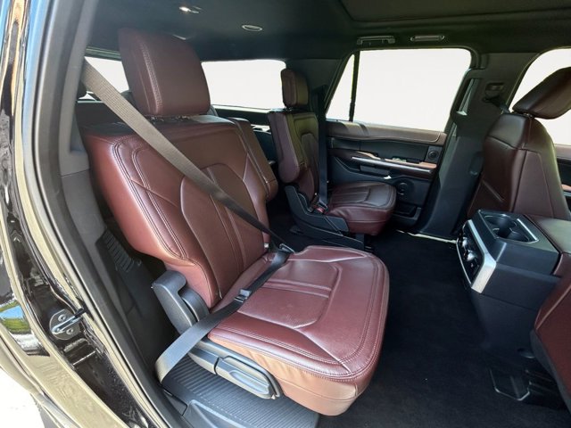 Vehicle image 10 of 39