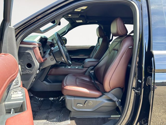 Vehicle image 14 of 39