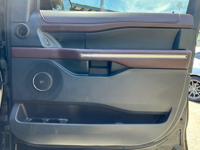 Vehicle image 24 of 39