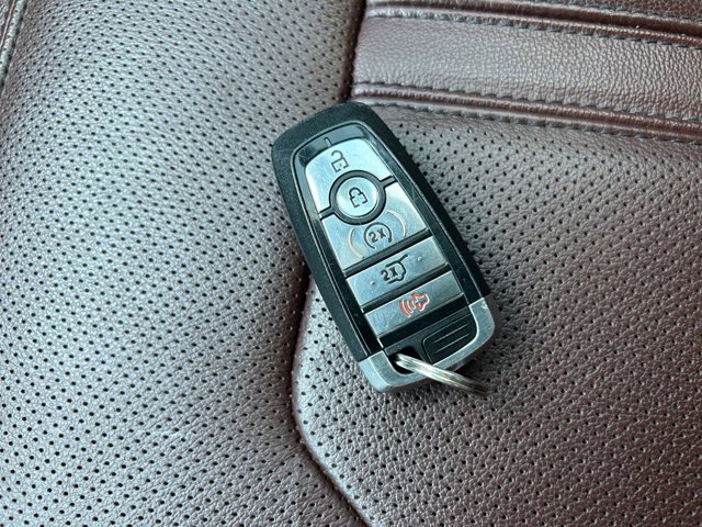 Vehicle image 32 of 39