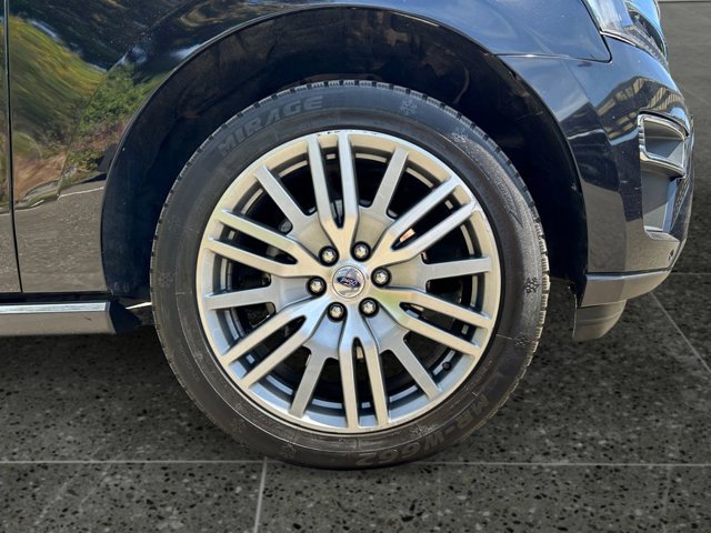 Vehicle image 8 of 39