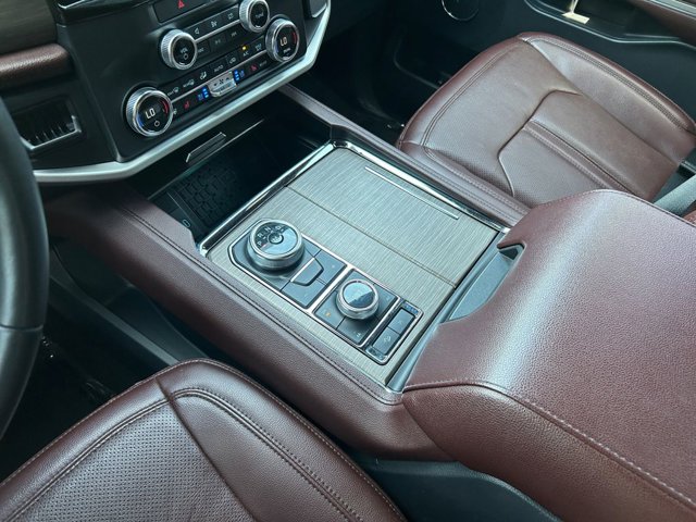 Vehicle image 19 of 39