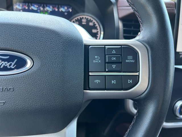 Vehicle image 17 of 39