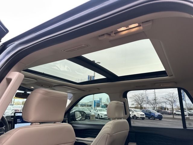 Vehicle image 30 of 64