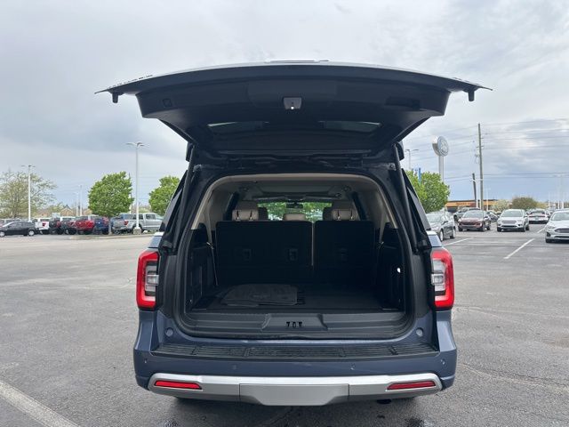 Vehicle image 13 of 64