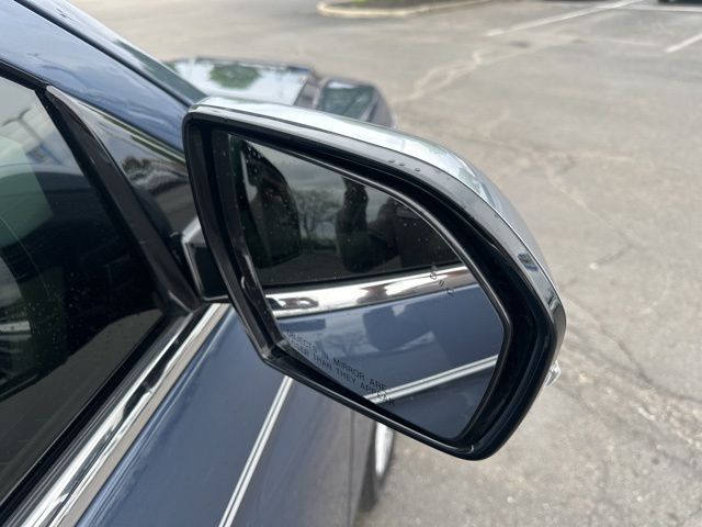 Vehicle image 9 of 64