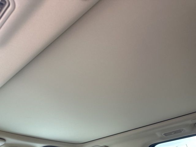 Vehicle image 29 of 64