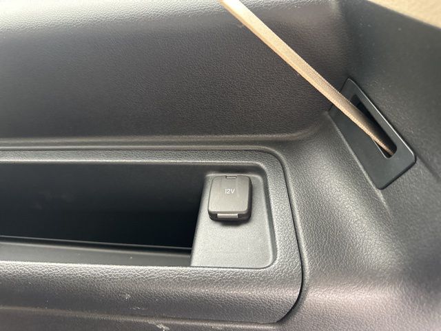 Vehicle image 15 of 64