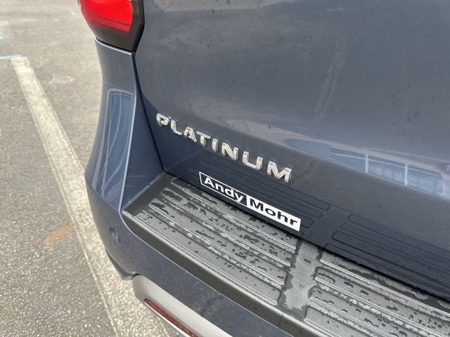Vehicle image 11 of 64