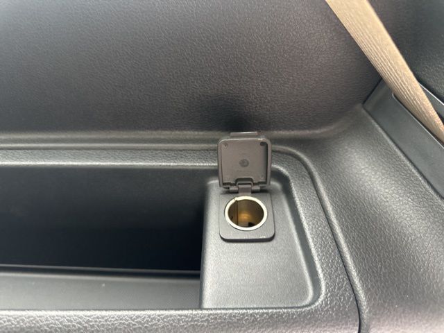 Vehicle image 16 of 64