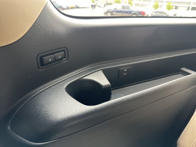 Vehicle image 24 of 64