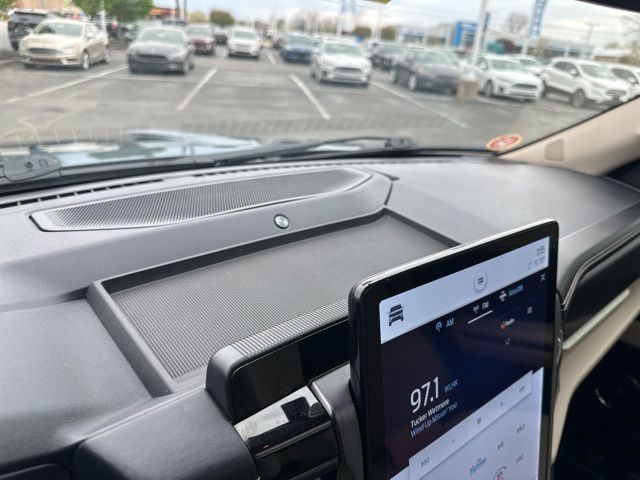 Vehicle image 39 of 64