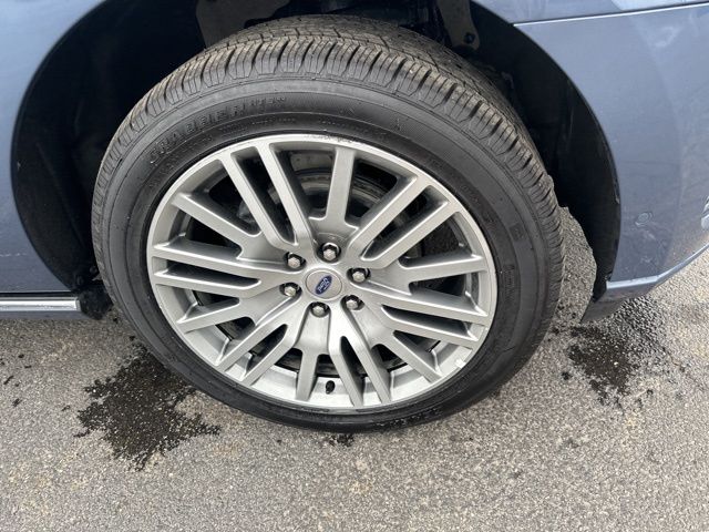 Vehicle image 7 of 64