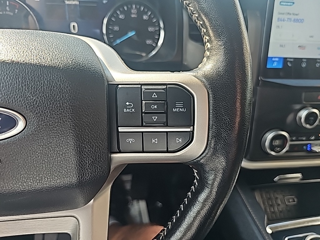 Vehicle image 25 of 32