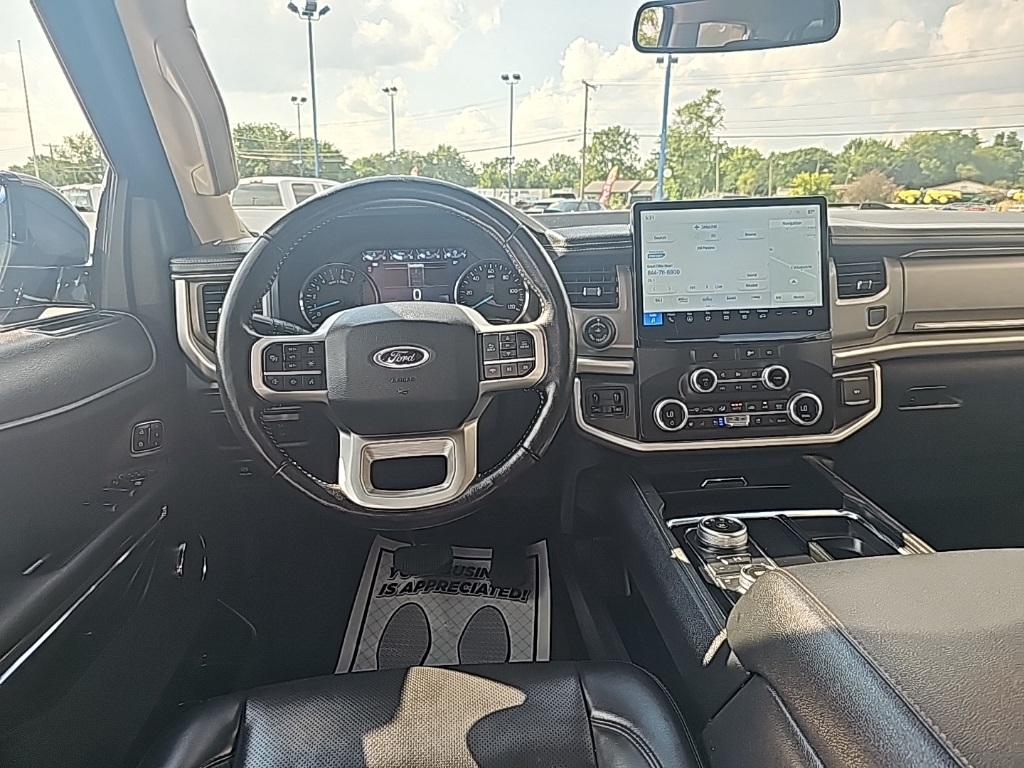 Vehicle image 16 of 32