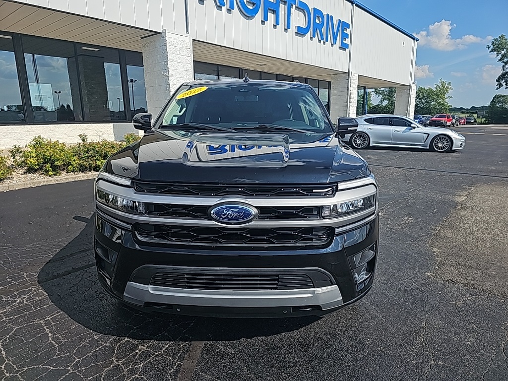 Vehicle image 27 of 32