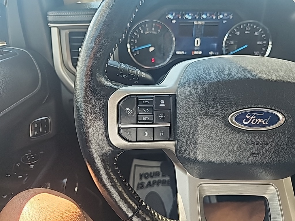Vehicle image 23 of 32
