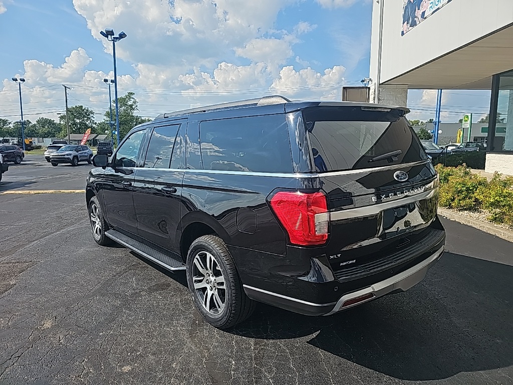 Vehicle image 6 of 32