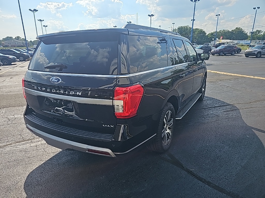 Vehicle image 5 of 32