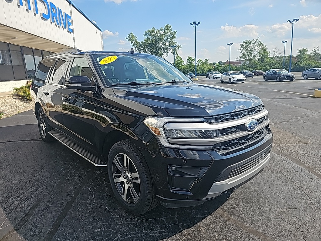 Vehicle image 3 of 32