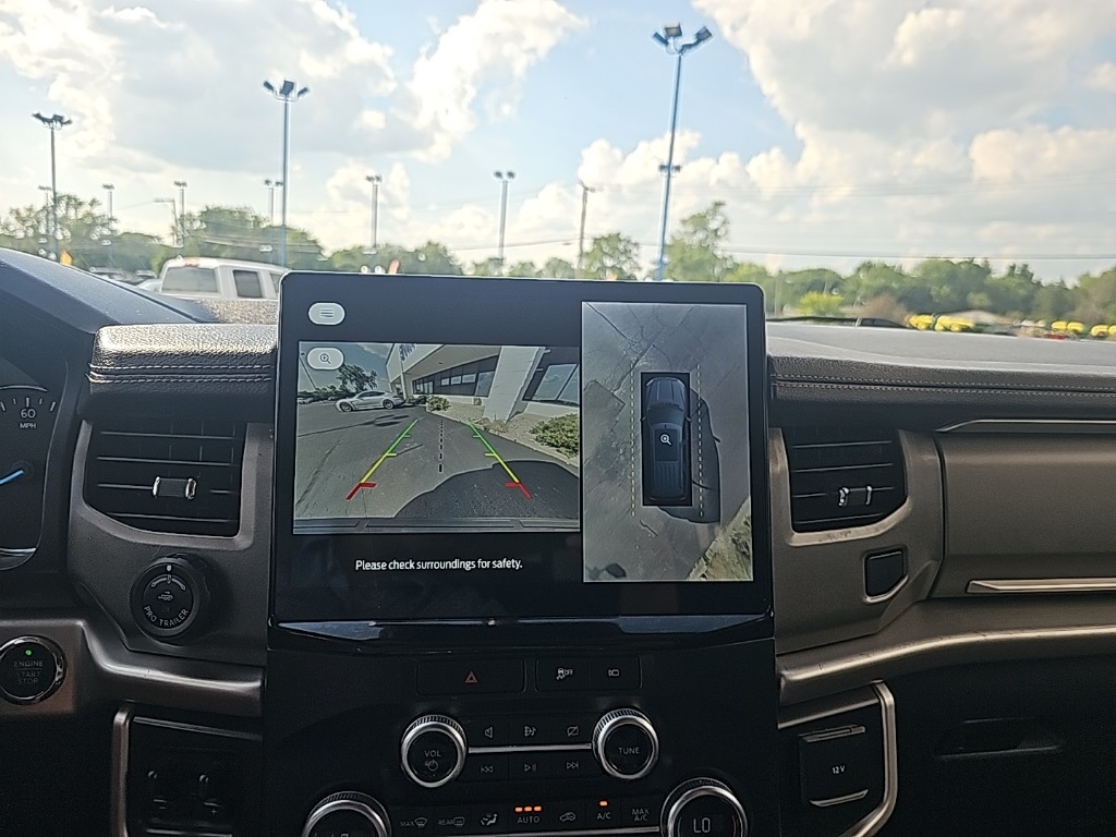 Vehicle image 19 of 32