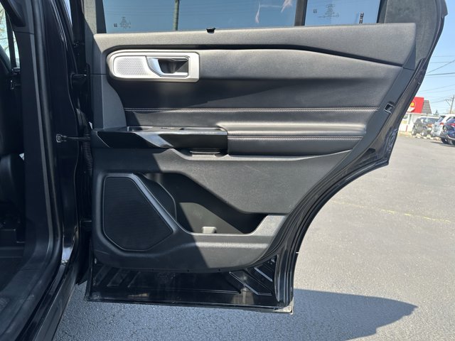 Vehicle image 14 of 28