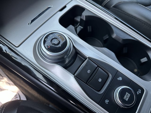 Vehicle image 24 of 28