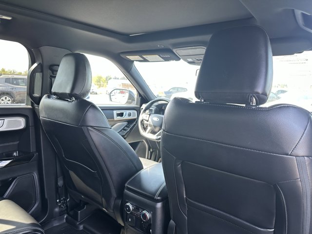Vehicle image 13 of 28