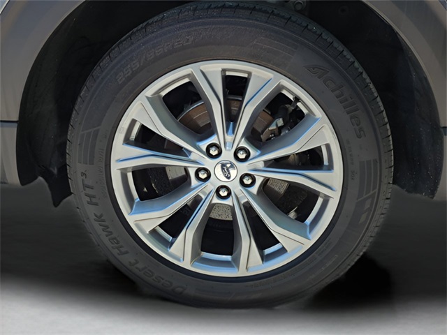 Vehicle image 32 of 39