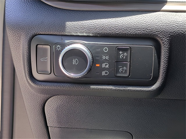 Vehicle image 20 of 39