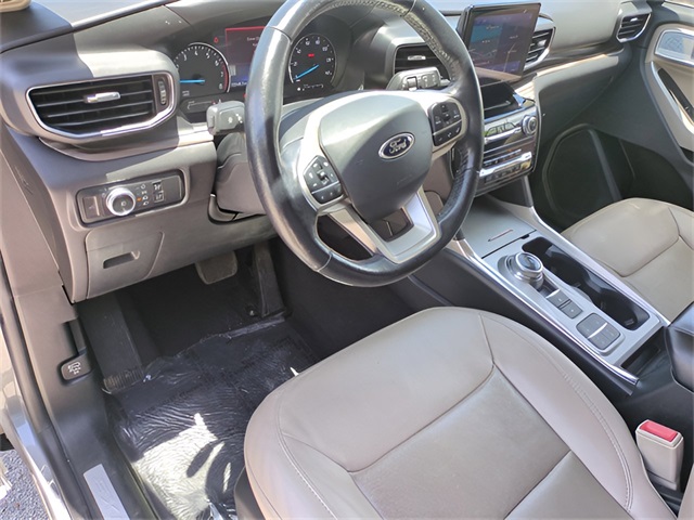 Vehicle image 16 of 39