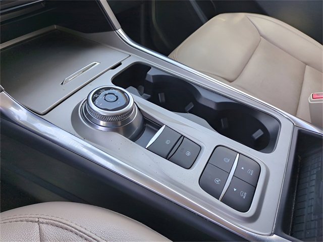 Vehicle image 28 of 39