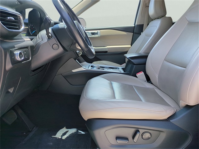 Vehicle image 17 of 39