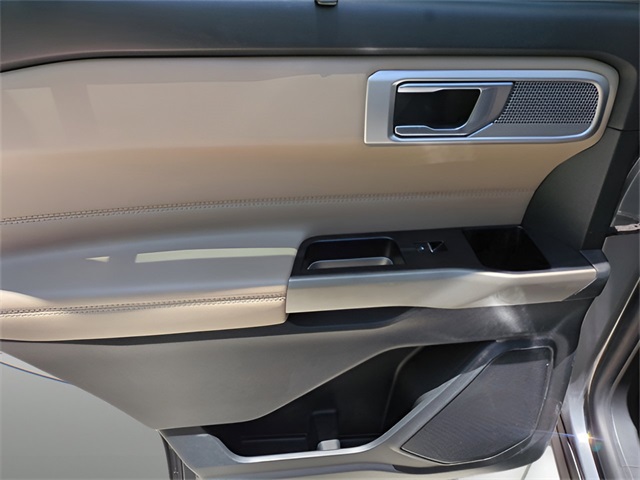 Vehicle image 29 of 39
