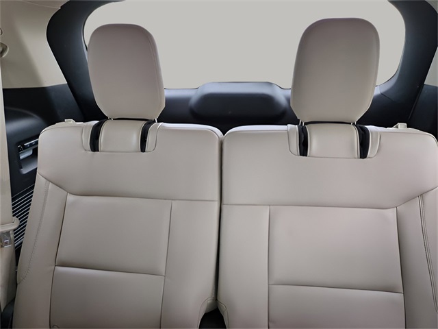 Vehicle image 11 of 35