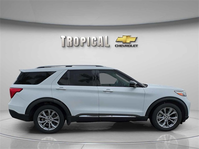 Vehicle image 4 of 35