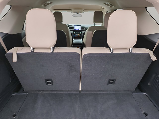 Vehicle image 10 of 35