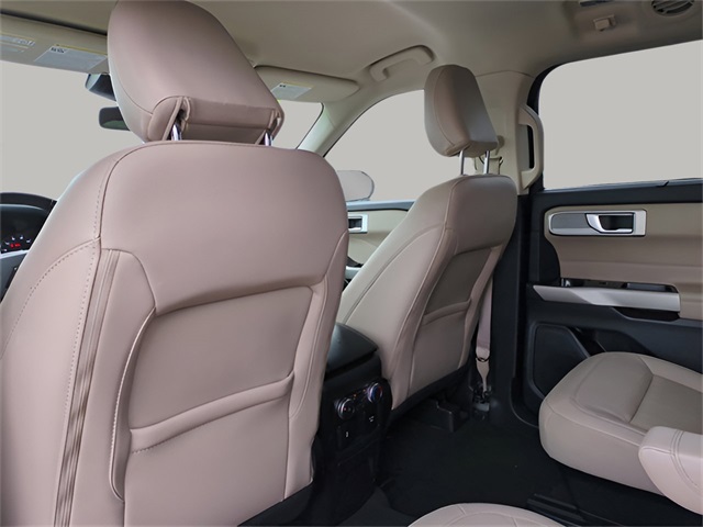Vehicle image 16 of 35