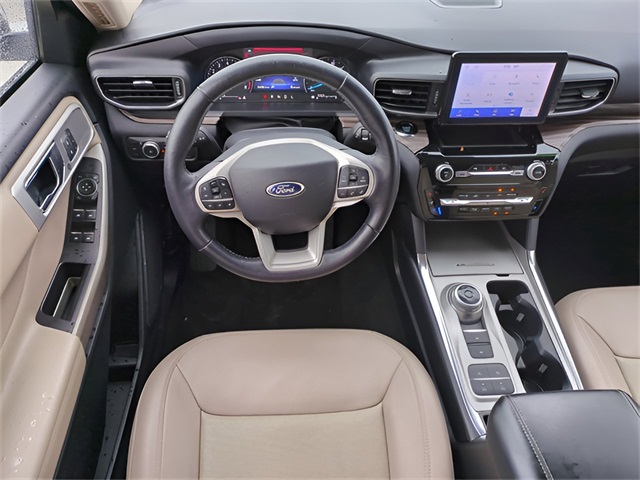 Vehicle image 17 of 35