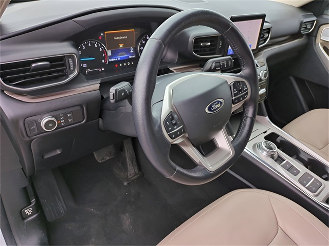 Vehicle image 18 of 35