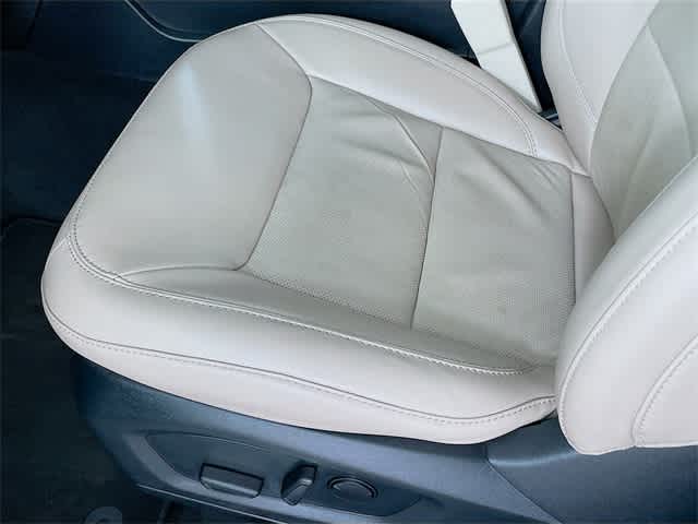 Vehicle image 24 of 38