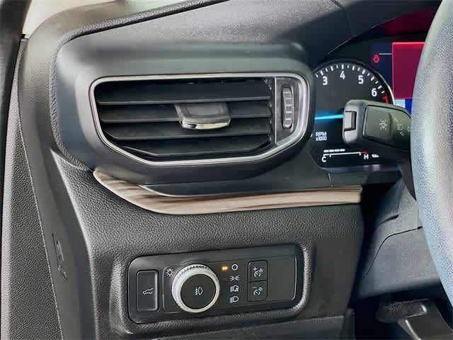 Vehicle image 14 of 38