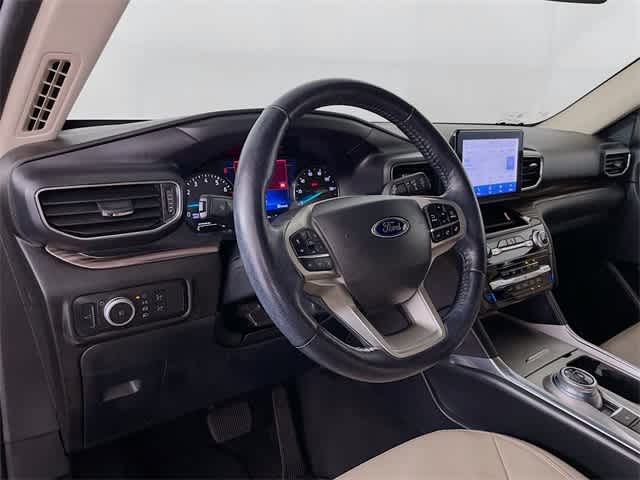 Vehicle image 13 of 38