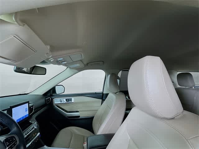 Vehicle image 12 of 38
