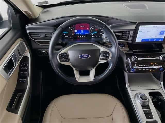 Vehicle image 27 of 38