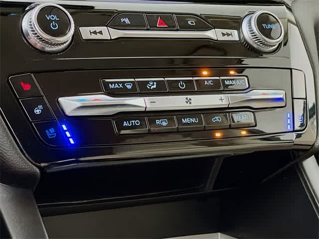 Vehicle image 20 of 38