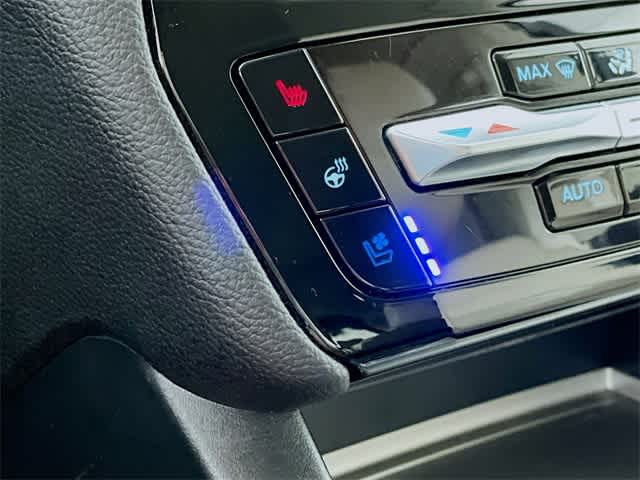 Vehicle image 25 of 38