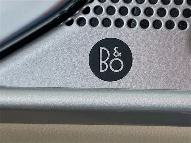 Vehicle image 23 of 38