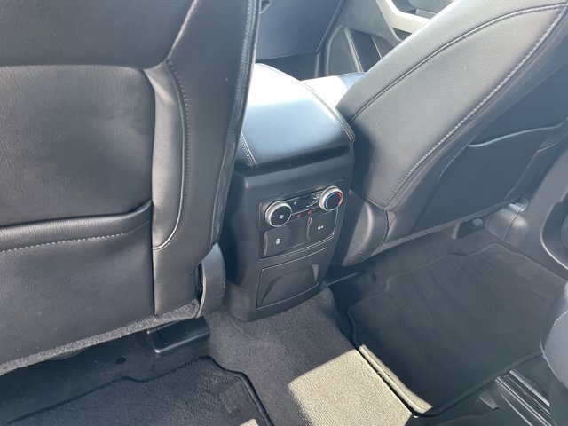 Vehicle image 31 of 32