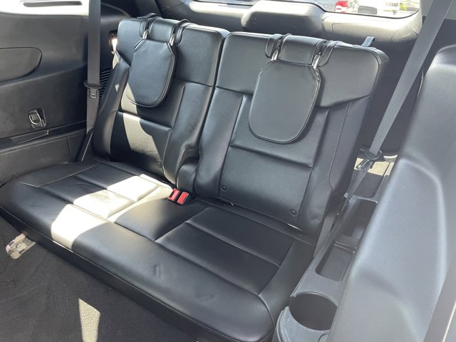 Vehicle image 13 of 32